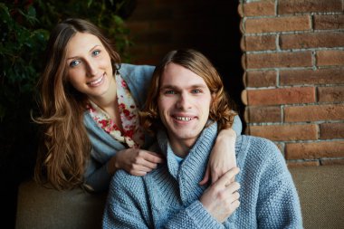 gülümsüyor ile aşk Sevgililer