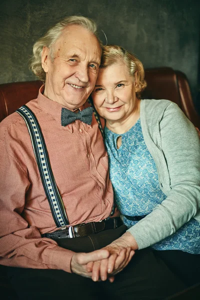 Glückliches Seniorenpaar — Stockfoto