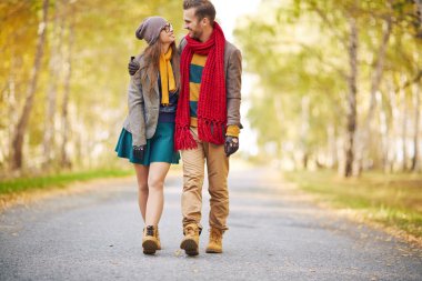 Şık genç çift aşık