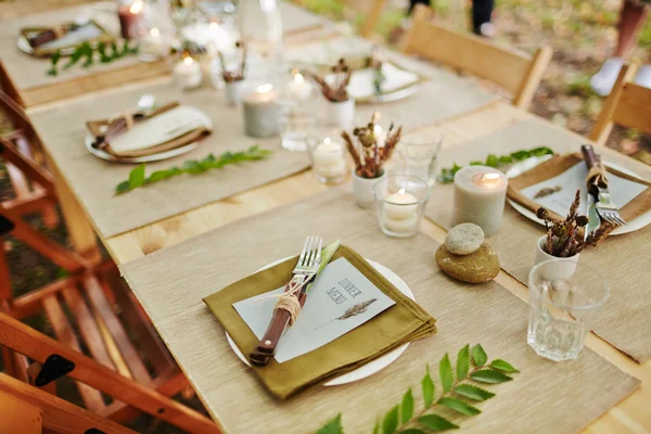 Served table and chairs — Stock Photo, Image