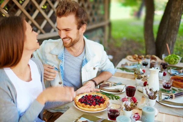 Couple at Thanksgiving party — Stock Photo, Image