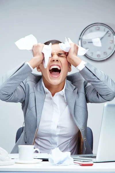 Mujer de negocios infeliz llorando — Foto de Stock