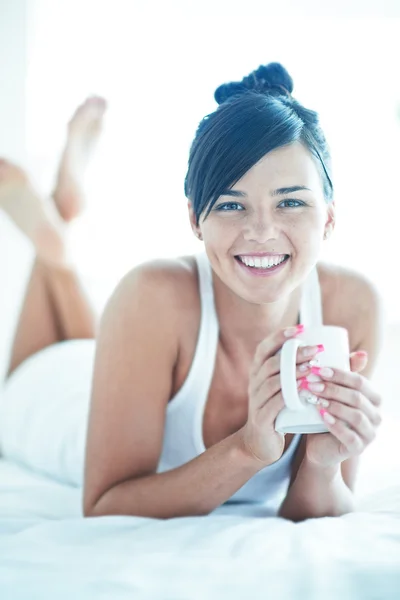 Menina bonita com caneca — Fotografia de Stock