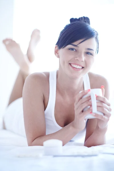 Menina bonita com caneca — Fotografia de Stock