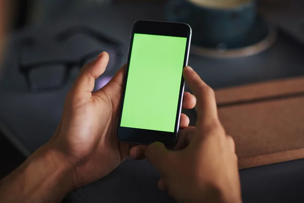 Young man with smartphone — Stock Photo, Image