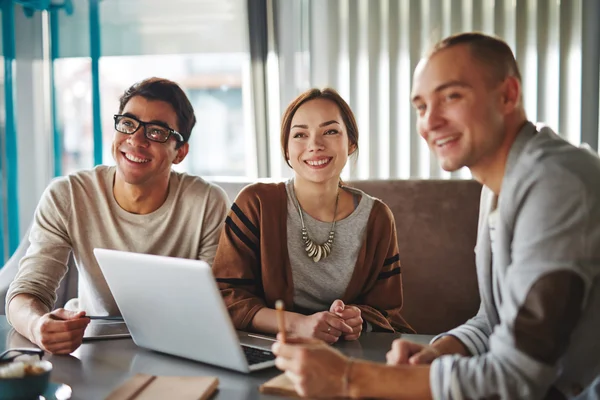 Gente de negocios moderna — Foto de Stock