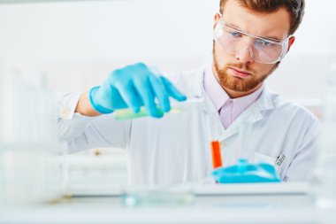 kadar sıvı maddelerin karıştırma kimyager