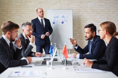 İş ortakları toplantısında etkileşim grubu