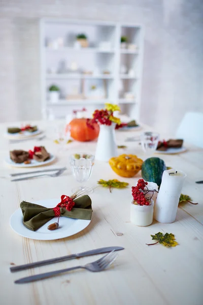 Served table for Thanksgiving dinner — Stock Photo, Image