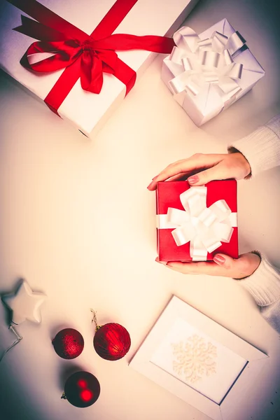 Giftboxes met kerstcadeaus — Stockfoto