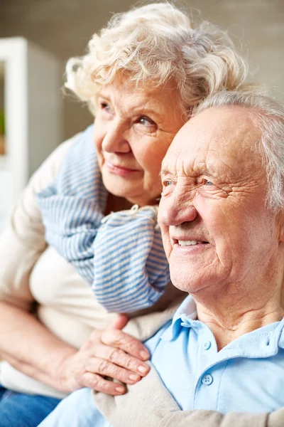 Heureux homme âgé avec sa femme — Photo