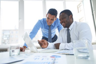 Bilgisayarla çalışma iş adamları