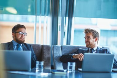 Genç İşadamları toplantısında