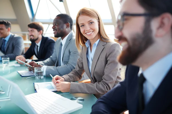 Conferência de negócios no escritório — Fotografia de Stock