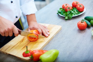 Doğrama dolmalık biber yemek