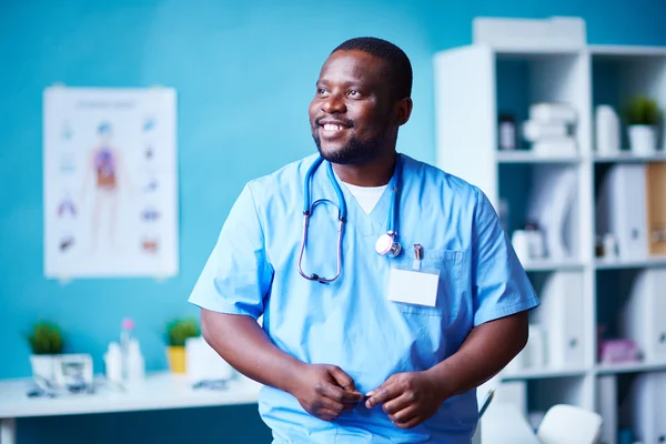 Klinikern man på sjukhus — Stockfoto