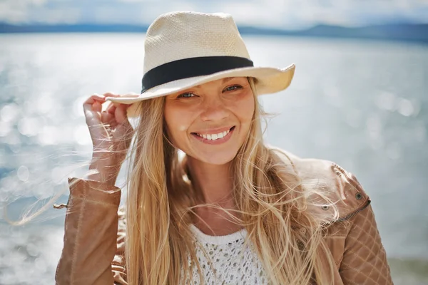 Smiling stylish woman — Stock Photo, Image