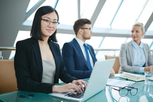 Glad affärspartners — Stockfoto