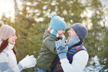 Neşeli mutlu bir aile