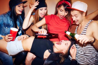 bira içme arkadaş grubu