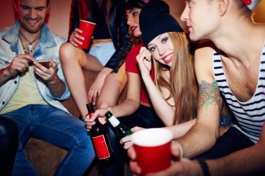 bira içme arkadaş grubu