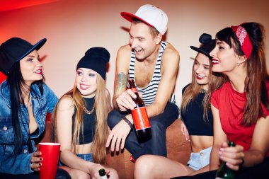 bira içme arkadaş grubu