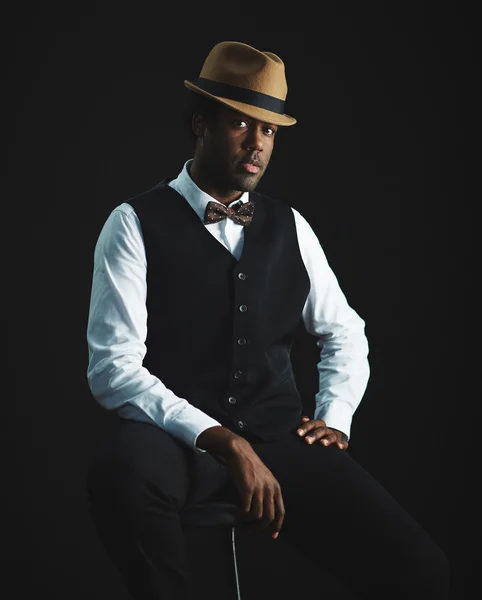 Elegante uomo in cappello — Foto Stock