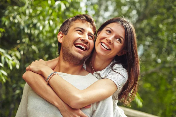 Glückliches verliebtes Paar — Stockfoto