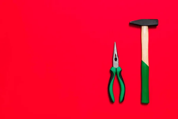 Quality Green Building Pliers Hammer Tools Repair Car House Red — Stock Photo, Image