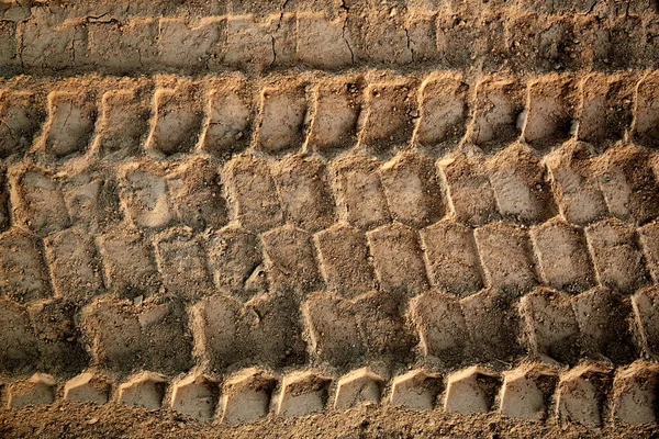 Kumun Üzerindeki Bir Damperli Kamyonun Lastik Izleri Nşaat Alanı Şablon — Stok fotoğraf