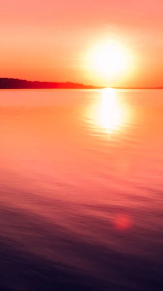 Gölün Üzerinde Güzel Turuncu Gün Batımı Huzur Sessizlik Özgürlük Bağımsızlık — Stok fotoğraf