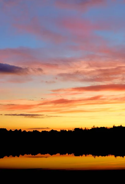 Bakgrunnen Fargerik Solnedgang Himmelen Værvarslingskonsept Dramatisk Skumring Kopier Plass Natura – stockfoto