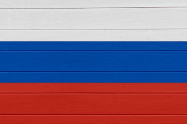 Ahşap kaplama arka planda Rus bayrağı. Boşluğu kopyala, metin yeri. Arkaplan. Ahşap kaplama. Ulusal tatil. Boyalı tahta kereste. Modelleme. Yatay çizgiler. Bağımsızlık Günü. Anma Günü.