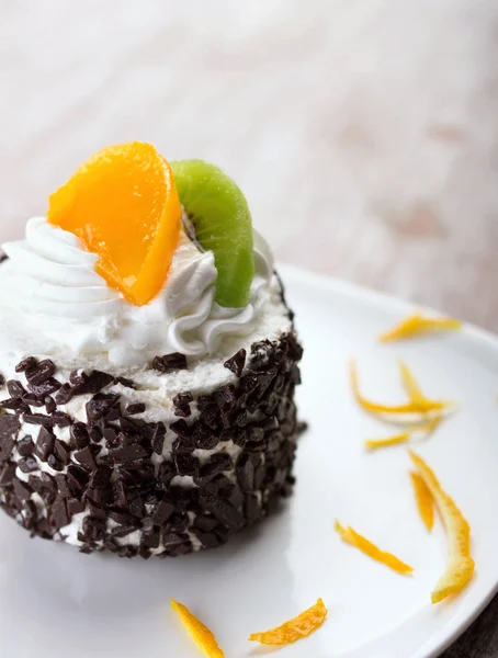 Tarta con crema y frutas — Foto de Stock