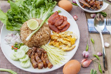 Pirinç ve karides ezmesi.