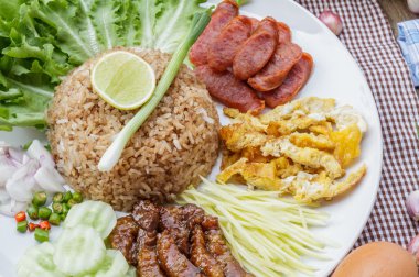 Pirinç ve karides ezmesi.