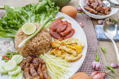 Pirinç ve karides ezmesi.