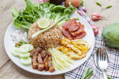 Pirinç ve karides ezmesi.