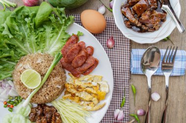 Pirinç ve karides ezmesi.