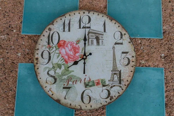 Vintage clock on wall — Stock Photo, Image