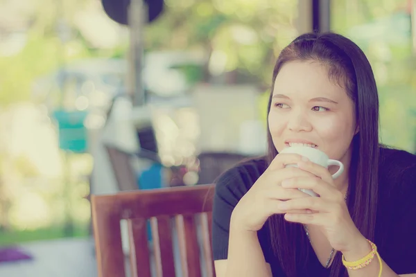 Drinking in restaurant — Stock Photo, Image