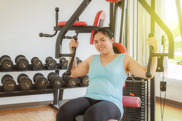 Opleiding in de sportschool — Stockfoto