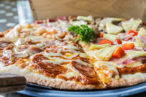 Pizza — Stockfoto