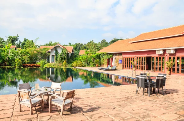 Swimming pool in resort — Stock Photo, Image