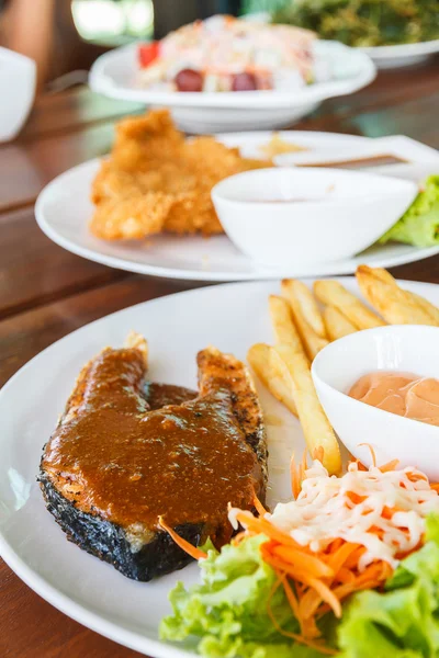 Bife de salmão — Fotografia de Stock