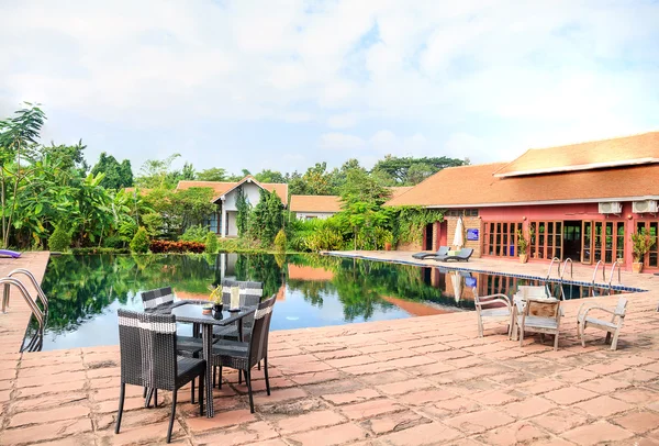 Piscina in resort — Foto Stock