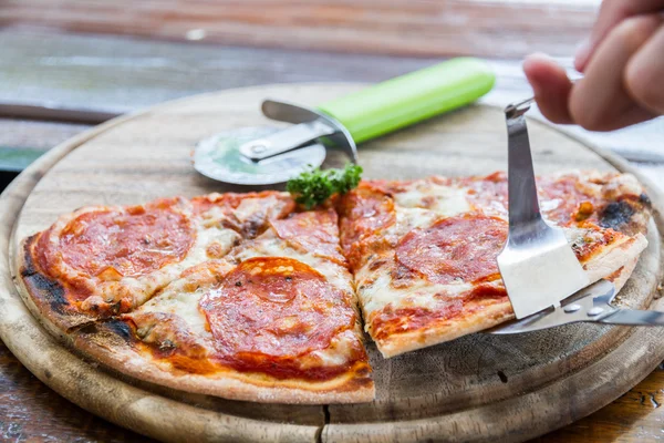 Pizza di salame — Foto Stock