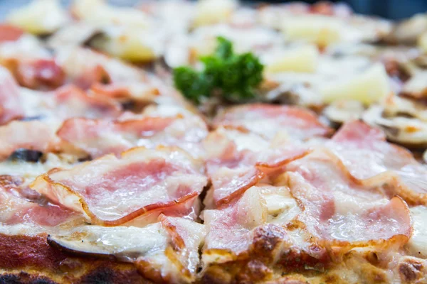 Pizza — Stockfoto