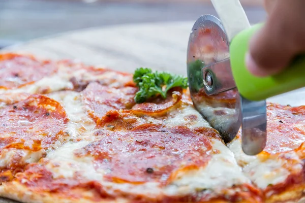 Pizza salami —  Fotos de Stock