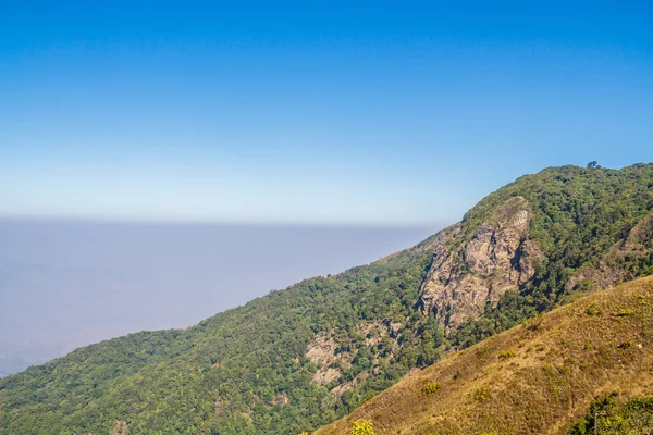 Montañas y horizonte — Foto de Stock